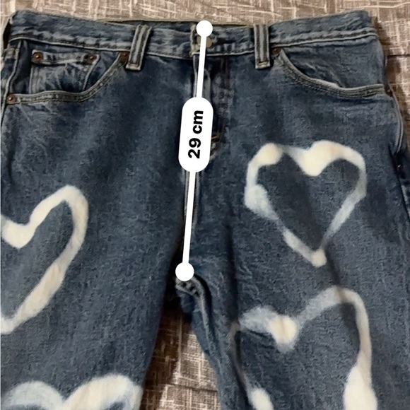 🤍 Custom Levi Jeans - Picture 15 of 15